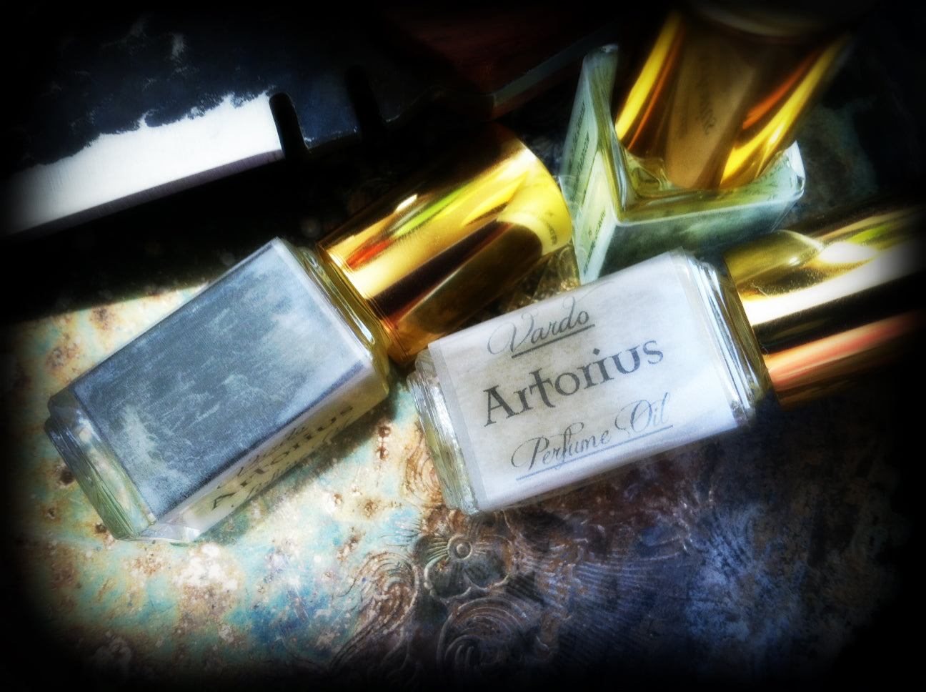 ARTORIUS PERFUME OIL ~ All Natural ~ Amber Oakmoss Sandalwood Cedar Vetiver Frankincense