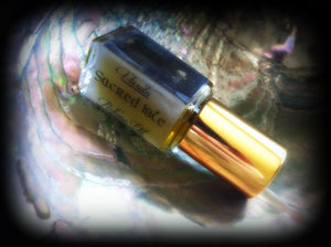 SACRED ISLE PERFUME OIL ~ All Natural ~ Apple Honey Jasmine Rose Oakmoss Black Agarwood