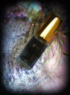 SACRED ISLE PERFUME OIL ~ All Natural ~ Apple Honey Jasmine Rose Oakmoss Black Agarwood