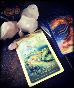 TAROT & ORACLE READING ~ Just a Glimpse ~ Through the Looking Glass